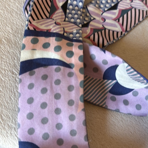 LOUIS VUITTON Silk Pop Monogram BB Bandeau Scarf - Picture 16 of 17